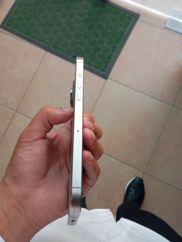 Iphone 15 pro max srochni totladi 256 gb Titan