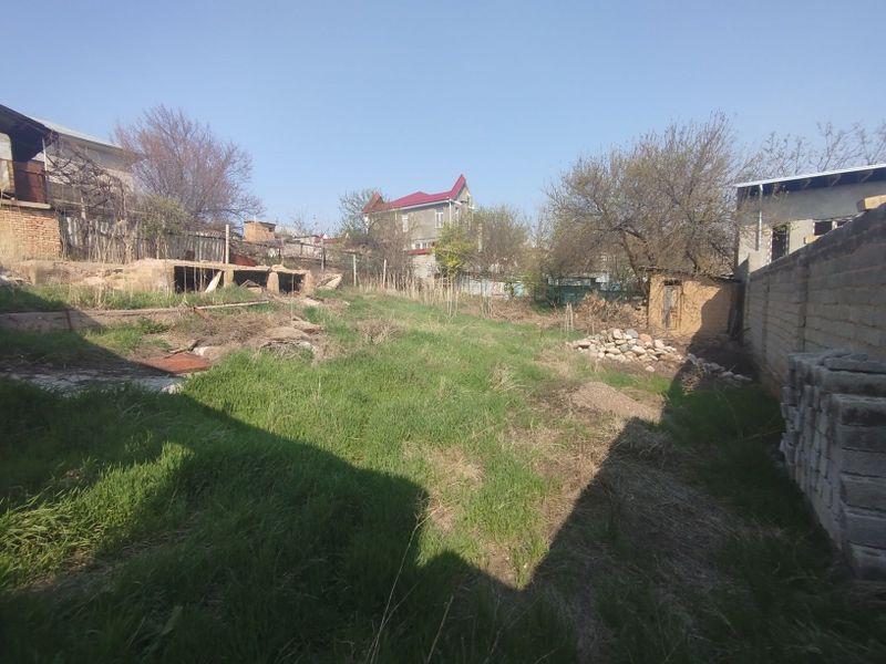 Toshkent viloyati Nodirobod MFY emadinda 6 sotixli yer srochno sotilad