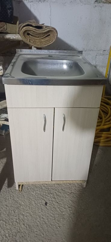 Кухонная мойка одинарная. Кухонная мойка одинарная.