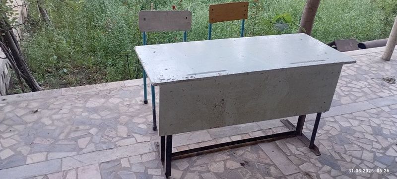 Стол Парта сотилади. Стол Парта сотилади.