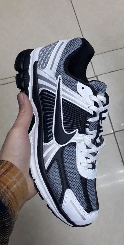 Мужские кроссовки Nike Vomero 5