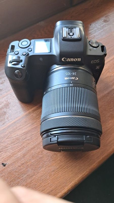 Продам фото аппарат Canon r