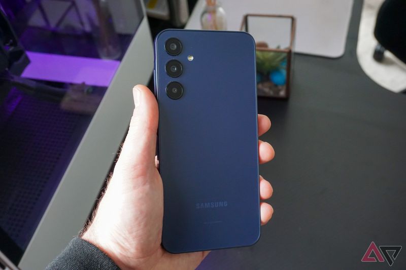 Samsung A25 128/8 5g Samsung A25 128/8 5g