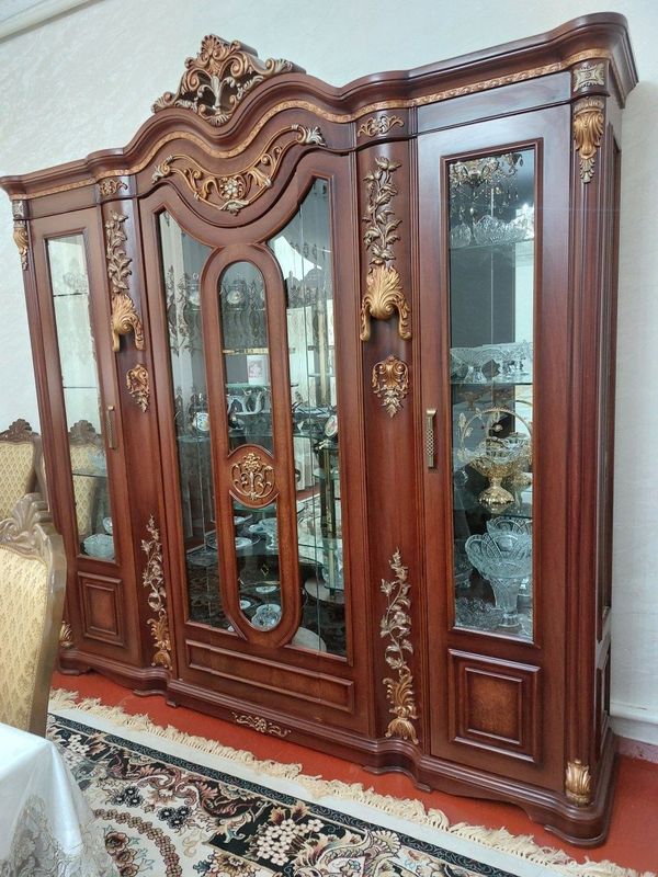 Мебелная гарнитура. Сервант Мебелная гарнитура. Сервант