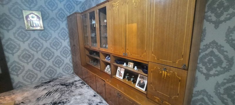 Продаётся белорусская крепкая красивая прочная стенка, плюс подставка Продаётся белорусская крепкая красивая прочная стенка, плюс подставка