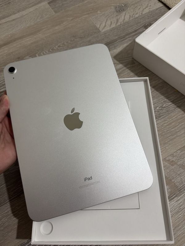 Срочно! iPad 10 — новый, всего 2 недели использования Срочно! iPad 10 — новый, всего 2 недели использования