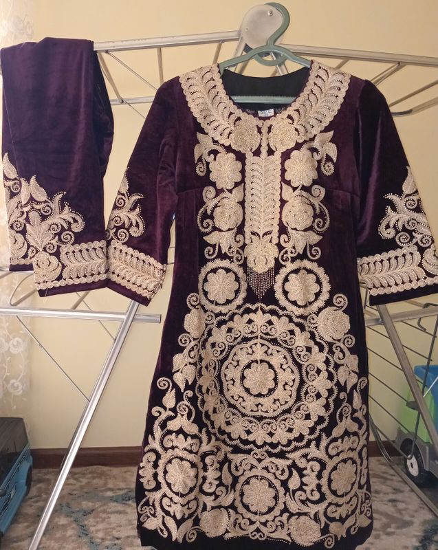 Kelinchaklar uchun kuylak POPUR