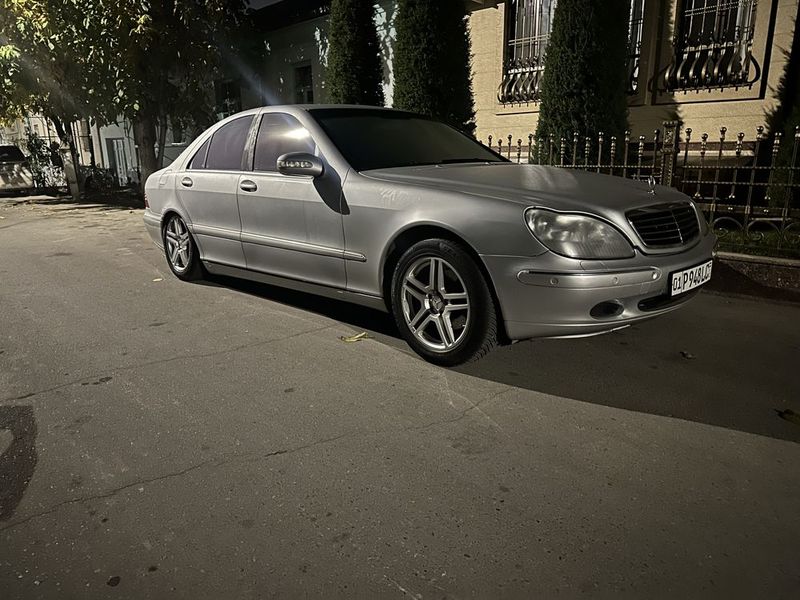 Mercedes Benz W220