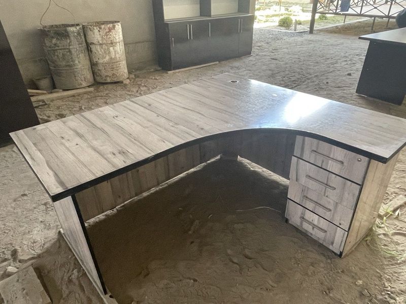 Стол яхши холатта Стол яхши холатта