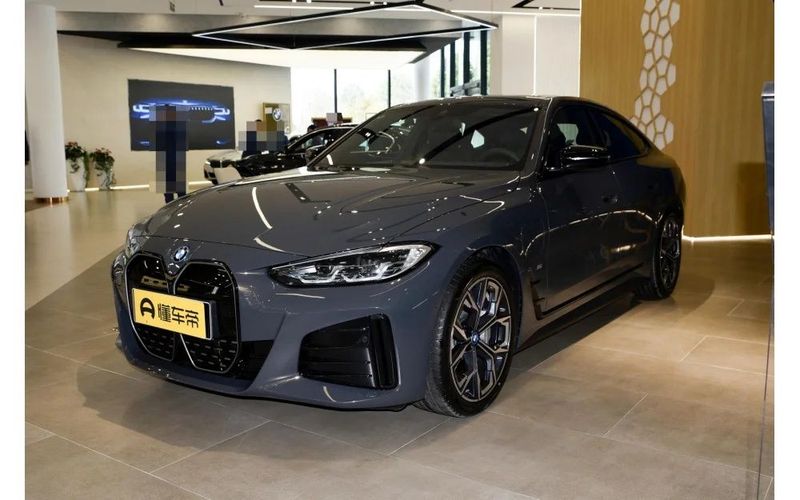 BMW I4 year 2025