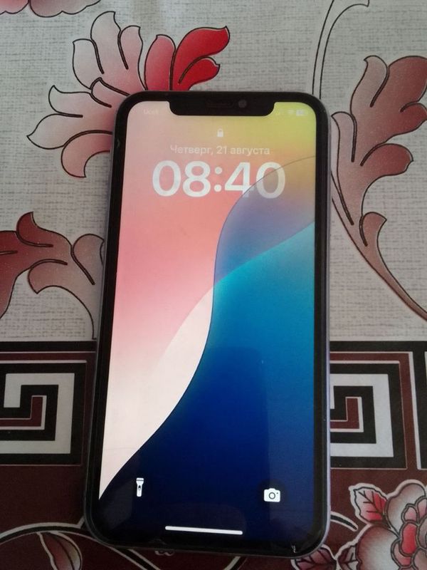 iPhone 11 128Gb сотилади