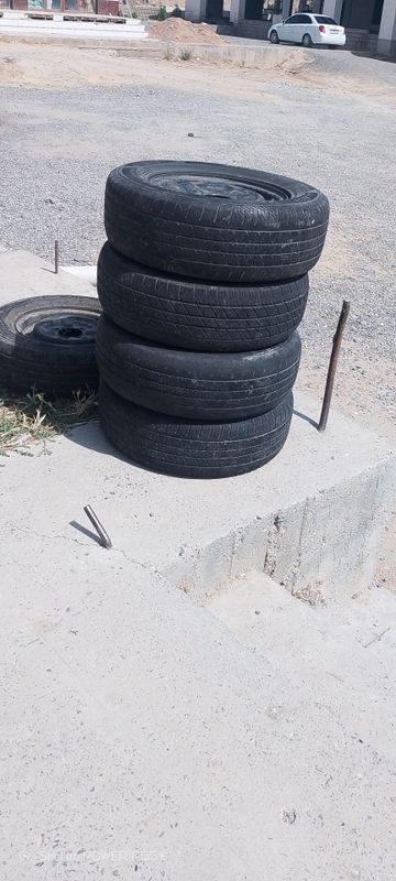 Продаю шины с дисками R12 от дамаса