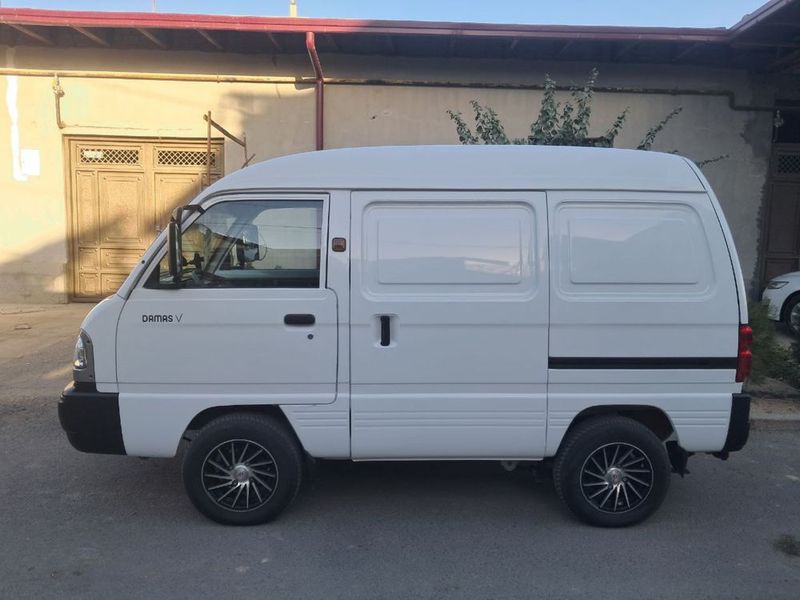 Chevrolet Damas Van