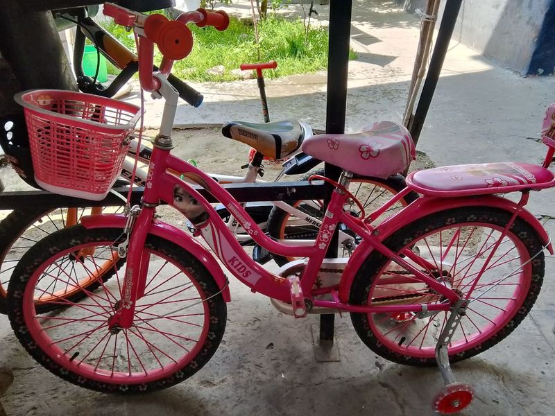 Veloseped sotiladi Veloseped sotiladi