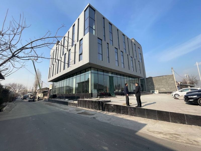 Продаётся Здания 2800м2 10.3 соток / Центра города Продаётся Здания 2800м2 10.3 соток / Центра города