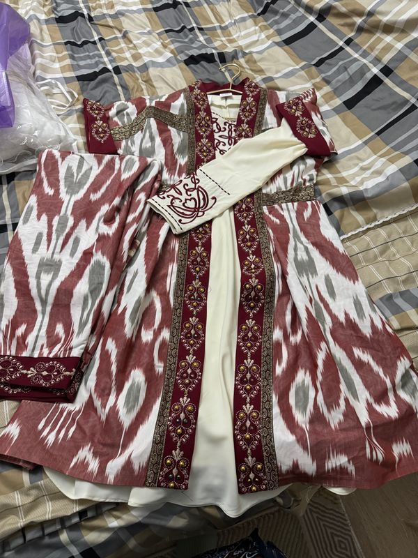 Ayollar kiyimi