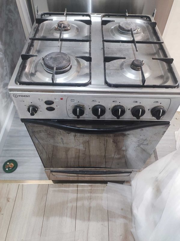 Indesit gaz plita Indesit gaz plita