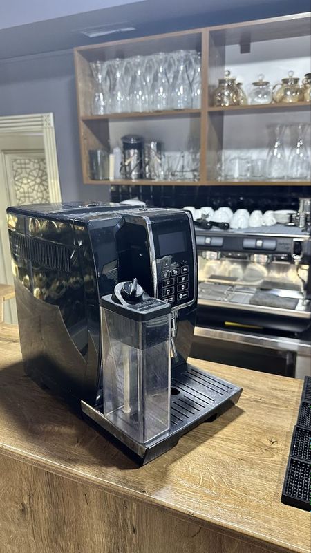 Delonghi coffee machine Dinamica