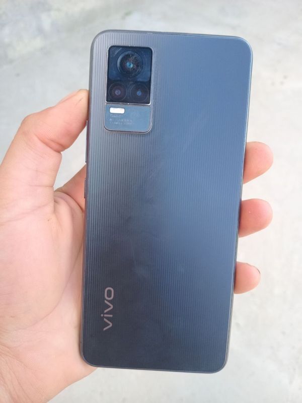 Vivo v21e sotiladi Vivo v21e sotiladi