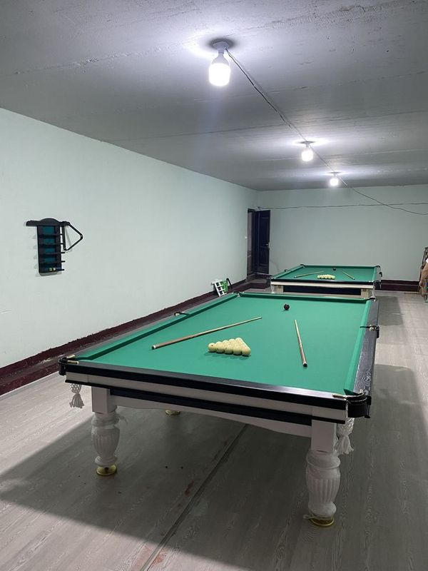 billiard stol sotiladi 2ta