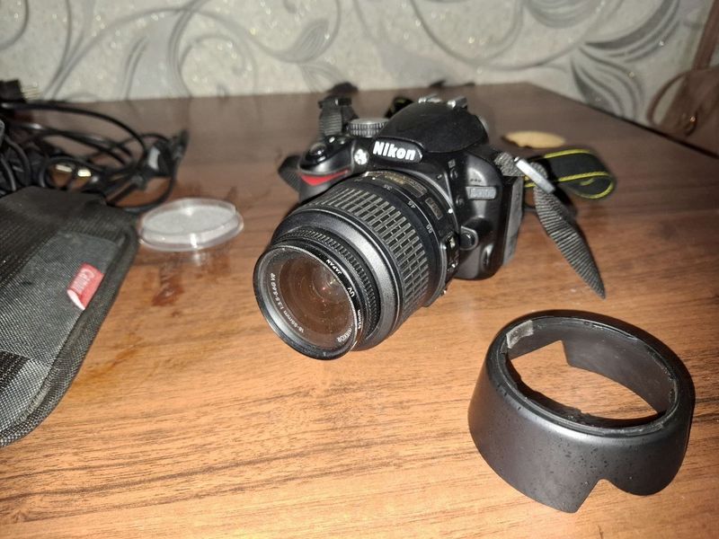 Nikon D3100 ideal holatda