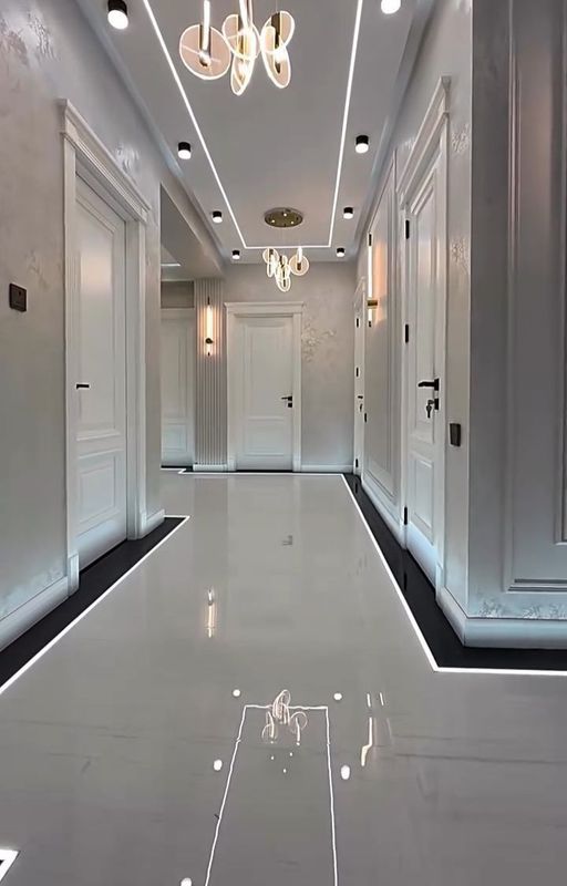 Установка межкомнатных дверей в плинтус
