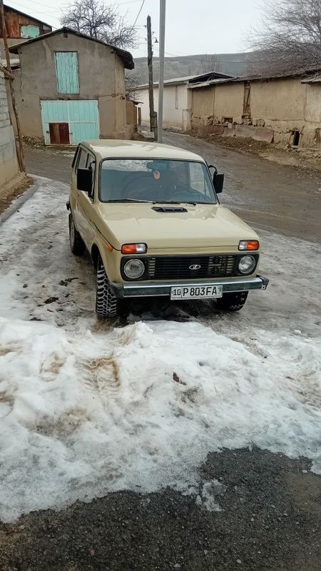Niva 4x4 sotiladi aybi yo Niva 4x4 sotiladi aybi yo
