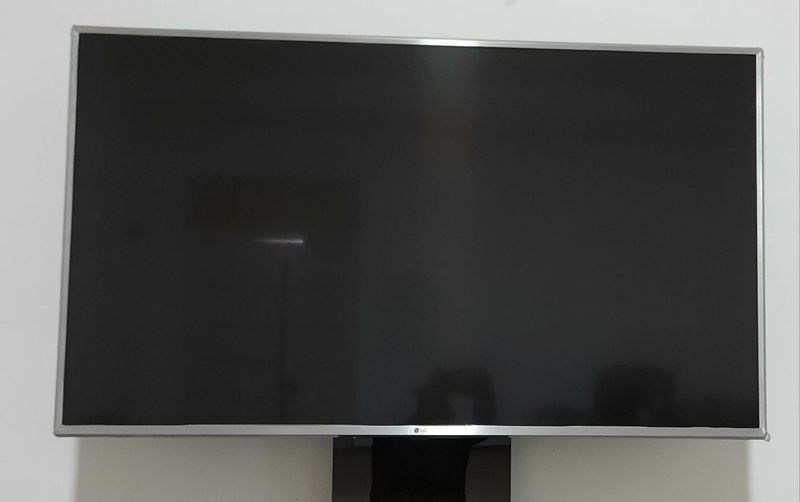 Телевизор LG smart 4 K 49