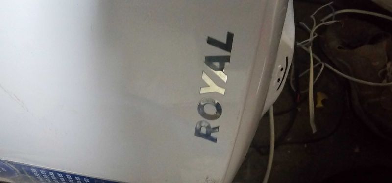 Ariston ROYAL sotiladi 1 oy ishlatilgan keyin gaz qpyilgan shunga soti Ariston ROYAL sotiladi 1 oy ishlatilgan keyin gaz qpyilgan shunga soti