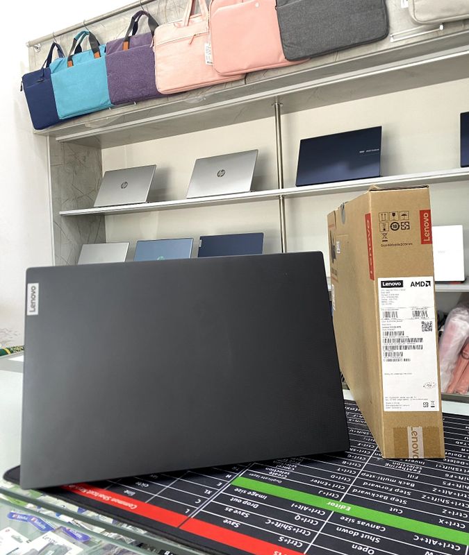 Lenovo V15-G4 ANM - AMD RYZEN 5- 7520 U Lenovo V15-G4 ANM - AMD RYZEN 5- 7520 U