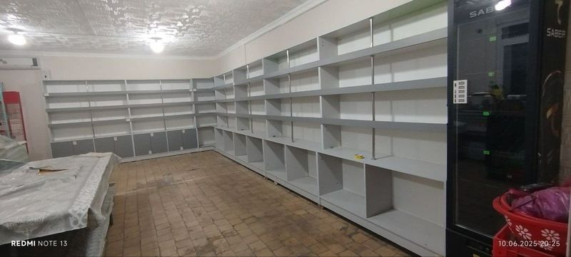 Прилавка и холодильник сотилади почти янги коп ишлатмаганмиз пул зарил