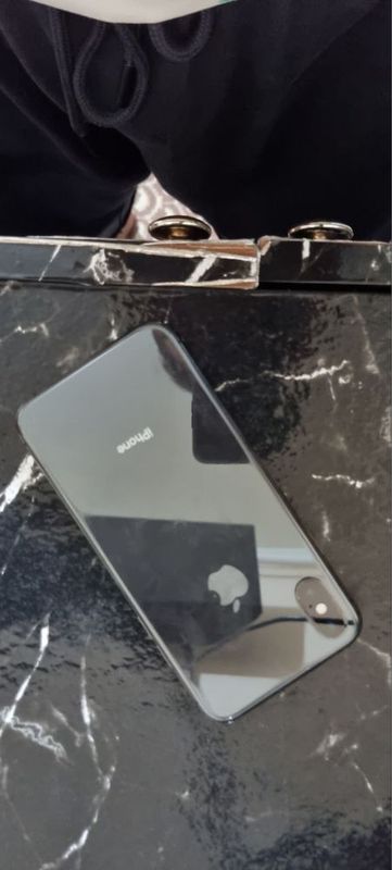 Iphone Xs sotiladi Iphone Xs sotiladi