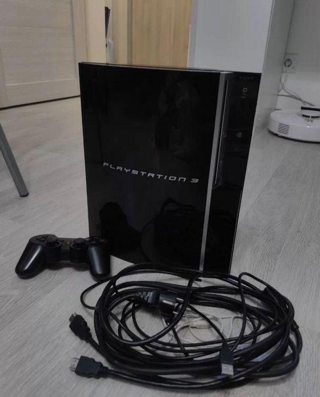 PlayStation 3 FAT, работает. Причина продажи - не используется PlayStation 3 FAT, работает. Причина продажи - не используется
