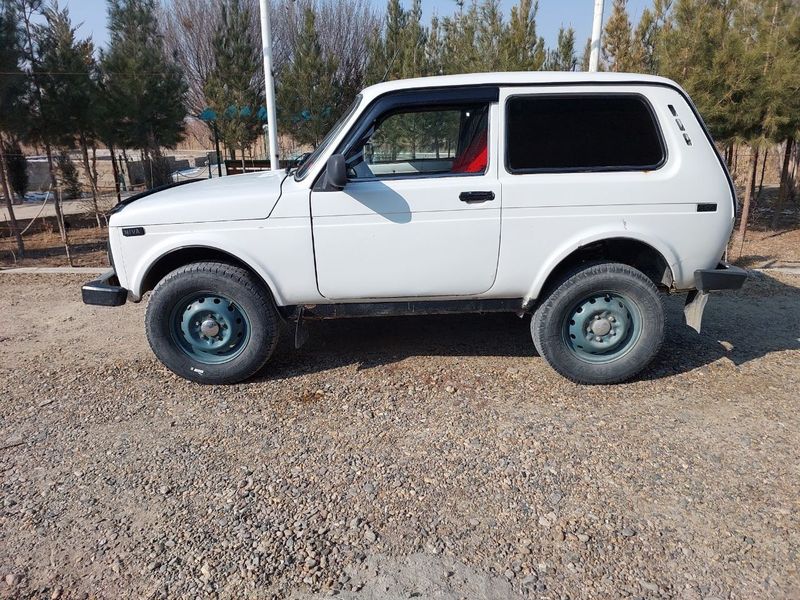 Лада нива 4×4 сотилади