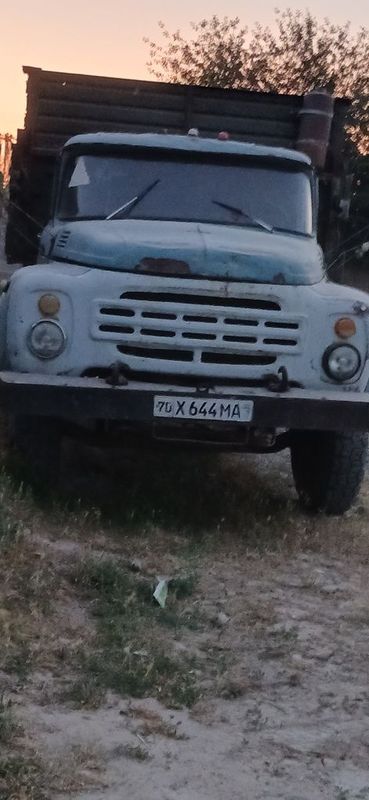 Zil sotiladi naxadu Zil sotiladi naxadu