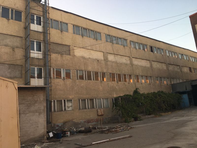 Продается здание 3800 кв м на Воднике Продается здание 3800 кв м на Воднике