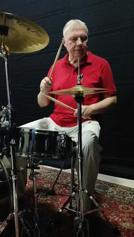 Барабаны гитара музыкальные уроки в AYS DRUMS STUDIOS Барабаны гитара музыкальные уроки в AYS DRUMS STUDIOS