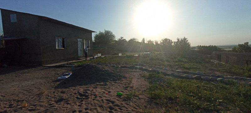 Emadinda uchasktka sotiladi Emadinda uchasktka sotiladi