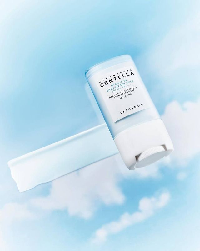 Солнцезащитный стик SKIN1004 Hyalu-Cica Silky-Fit Sun Stick SPF50+ PA++++ Солнцезащитный стик SKIN1004 Hyalu-Cica Silky-Fit Sun Stick SPF50+ PA++++