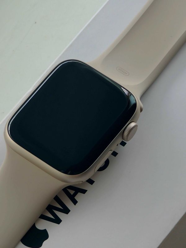 Apple Watch SE (Gen 2) 44mm Starlight Apple Watch SE (Gen 2) 44mm Starlight