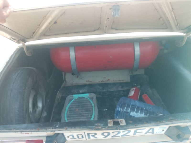 Vaz 21061 sotiladi nurafshon Vaz 21061 sotiladi nurafshon