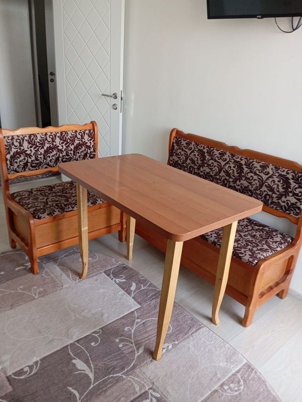 Продам кухонный уголок б/у Продам кухонный уголок б/у
