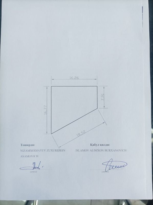 Obshiy narxi 12.000.Yer sotiladi 2 sotix kadastr bor