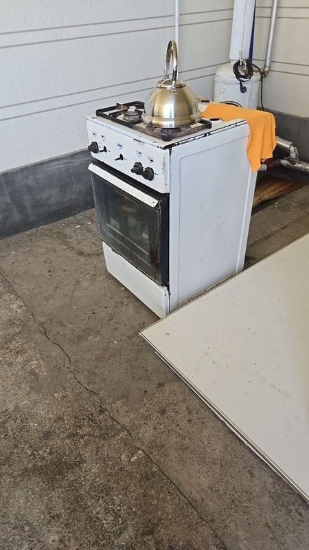 Gaz plita sotiladi Gaz plita sotiladi