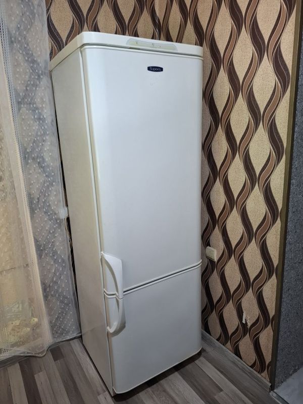 Продам холодильник срочно Продам холодильник срочно