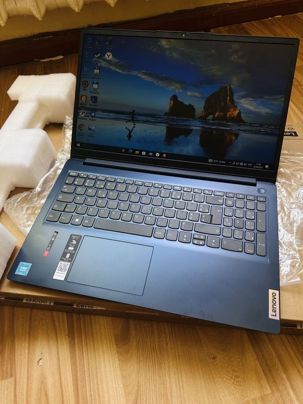 Lenovo yangi turibdi srochni sotiladi narxi arzon Lenovo yangi turibdi srochni sotiladi narxi arzon