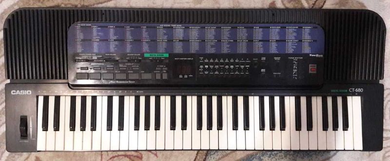 Продаётся синтезатор CASIO CT-680 в отличном состоянии.