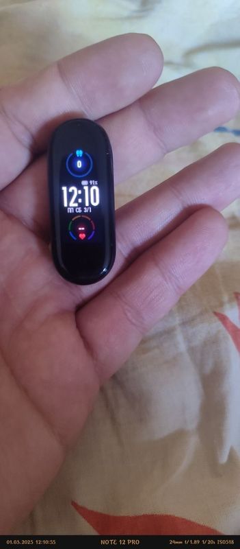 Продам mi band 5