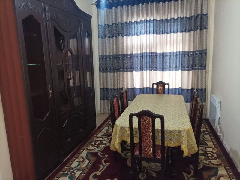 Новза метро ёнидаги 2 хонали уйга шерикликка