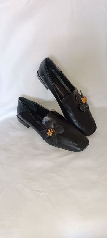 Туфли макасины на низком каблуке